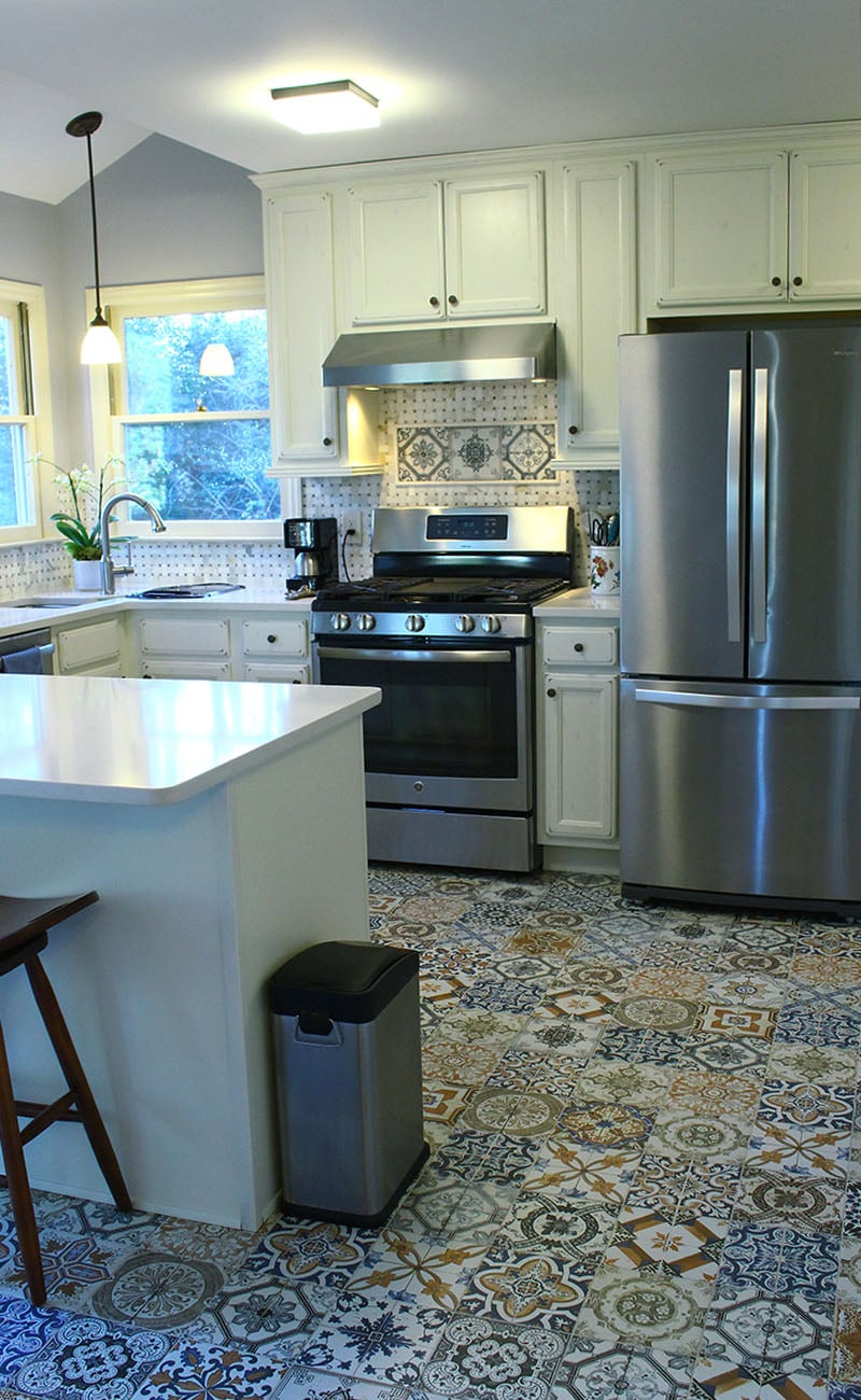 Vintage Kitchen Design: white cabinets and colored Moroccan tiles