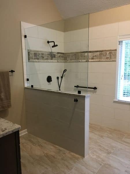 Pros & Cons of a Doorless Walk-In Shower